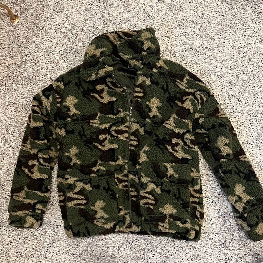 Camo zip up jacket